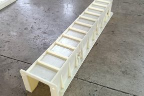 標志樁、立柱 三孔立柱塑料模具109x14x14